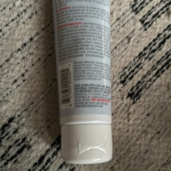First Aid Beauty Pure Skin Face Gentle Cleanser Fragrance Free Soft Creamy New - Picture 2 of 2